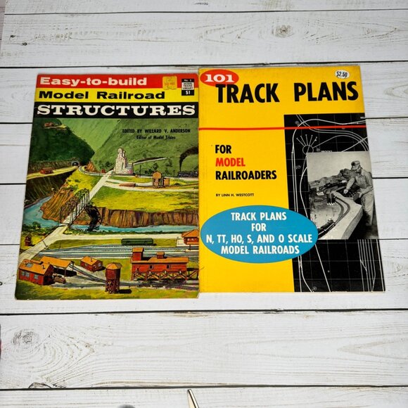 Lot of 2 Easy-To-Build Model Railroad Structures 101 Track Plans Model Railroads - Picture 1 of 8